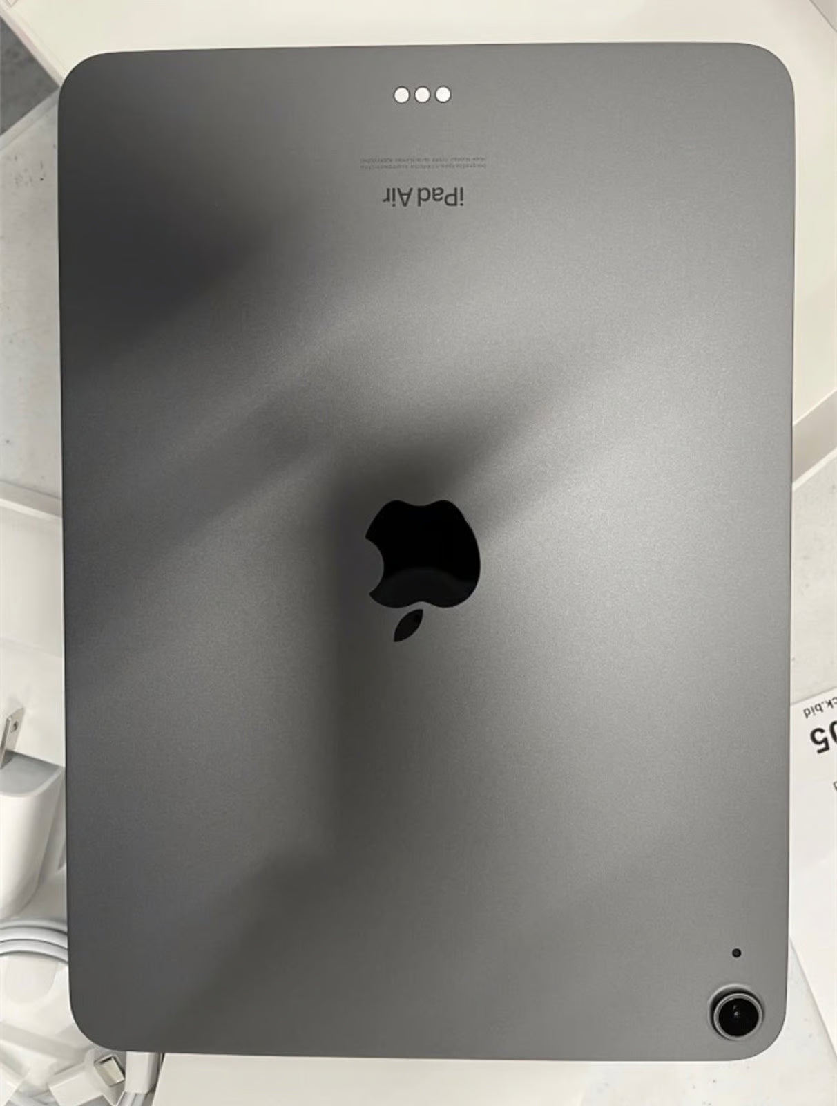 Apple iPad Air 5th Generation 64 GB in Space Gray 7H23