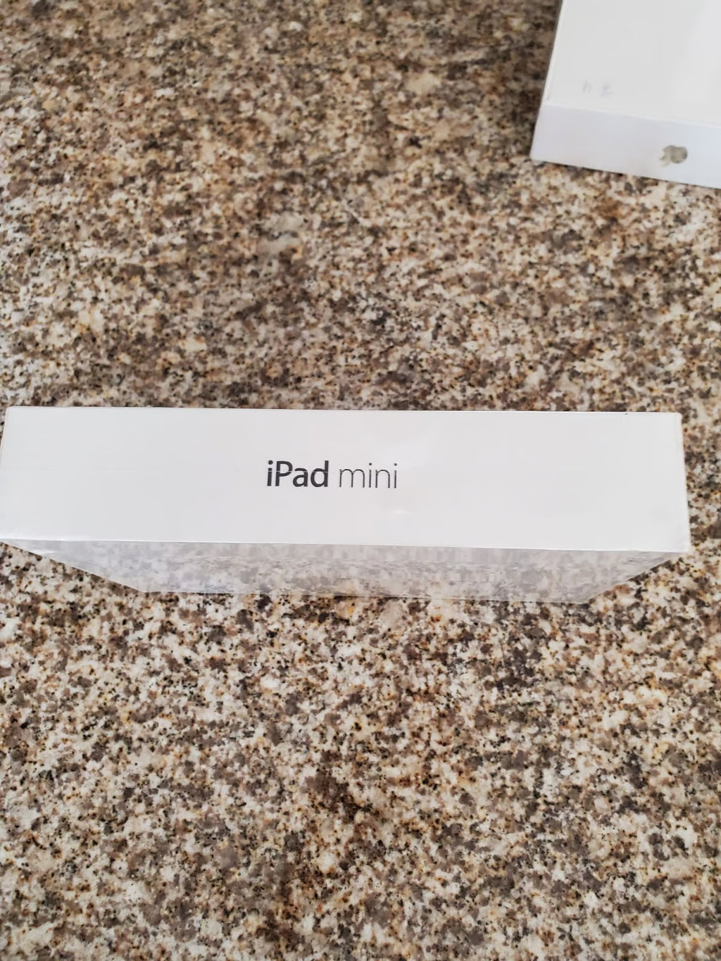 Brand New Apple iPad Mini 2 (16GB) 6Y85
