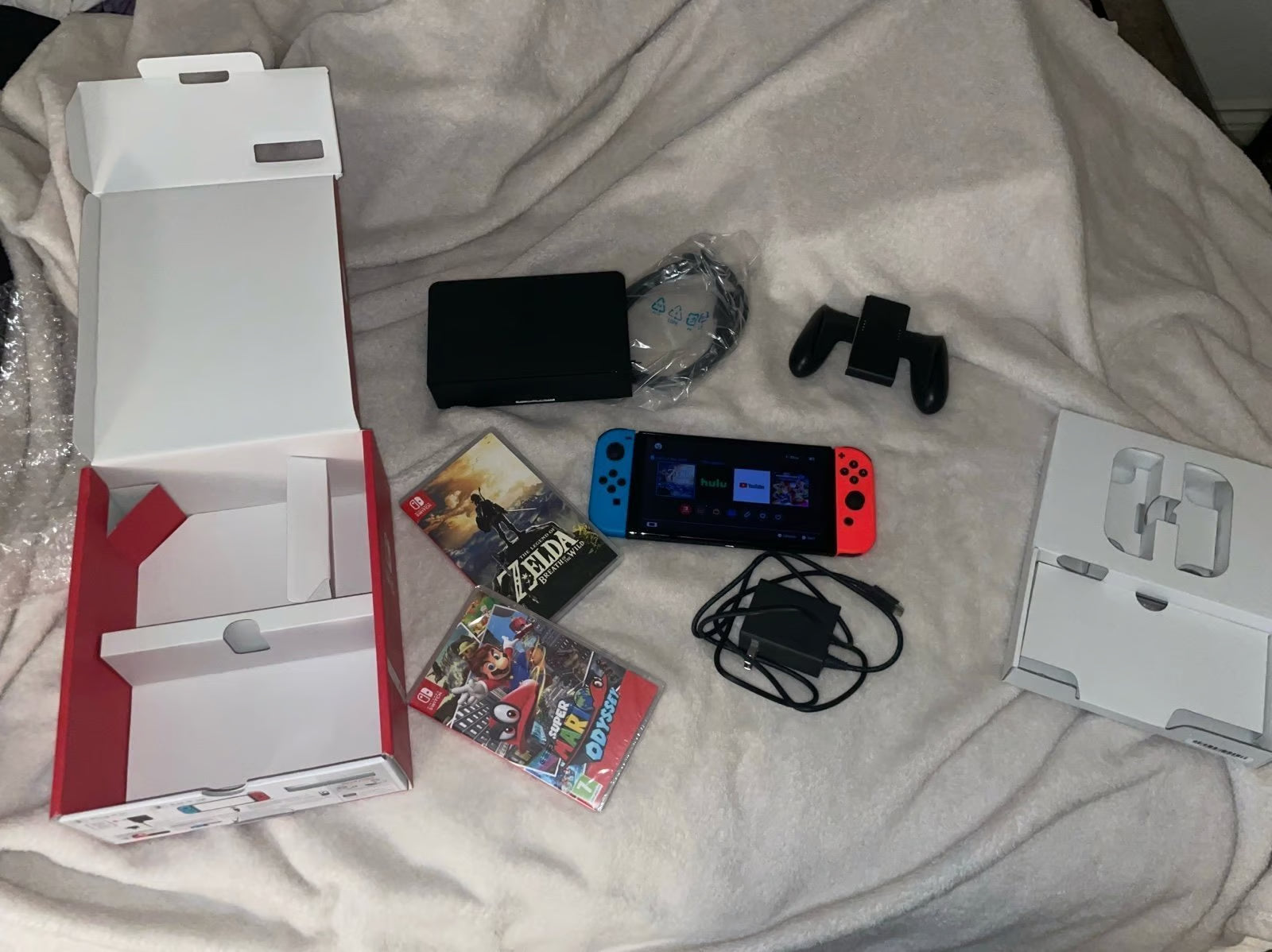 Nintendo switch oled + Two Games 7M37