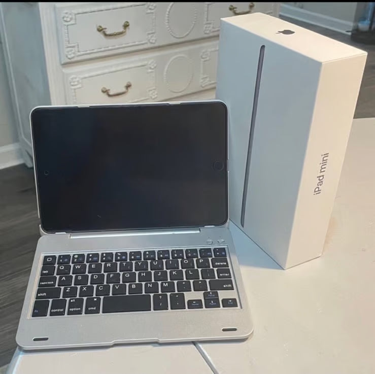 iPad Mini 5 and Apple Pencil 7A17