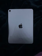 Apple iPad Air 5th Generation 64 GB in Starlight 9X38