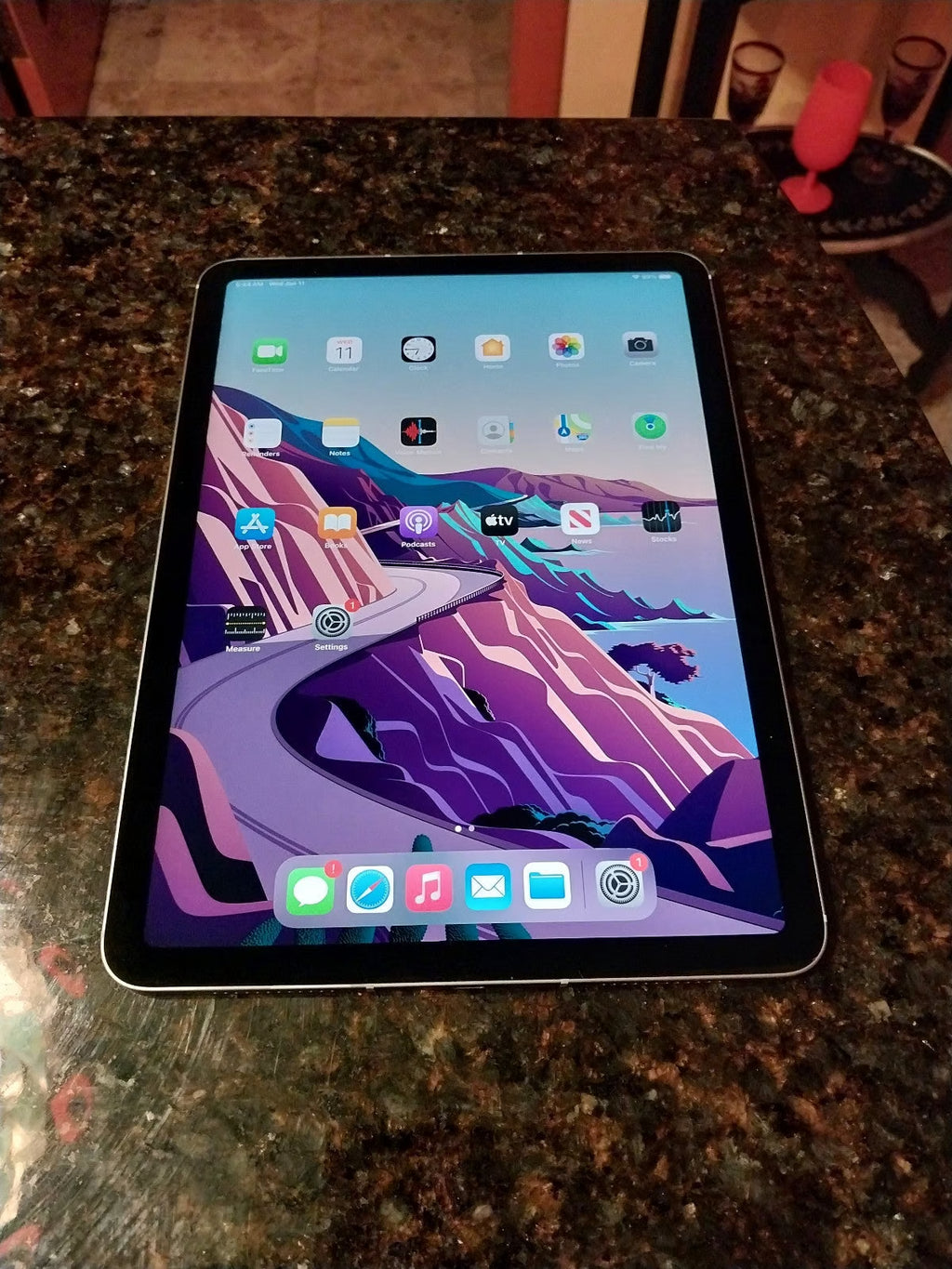 Apple iPad Air 4th Generation 64 GB 3V76