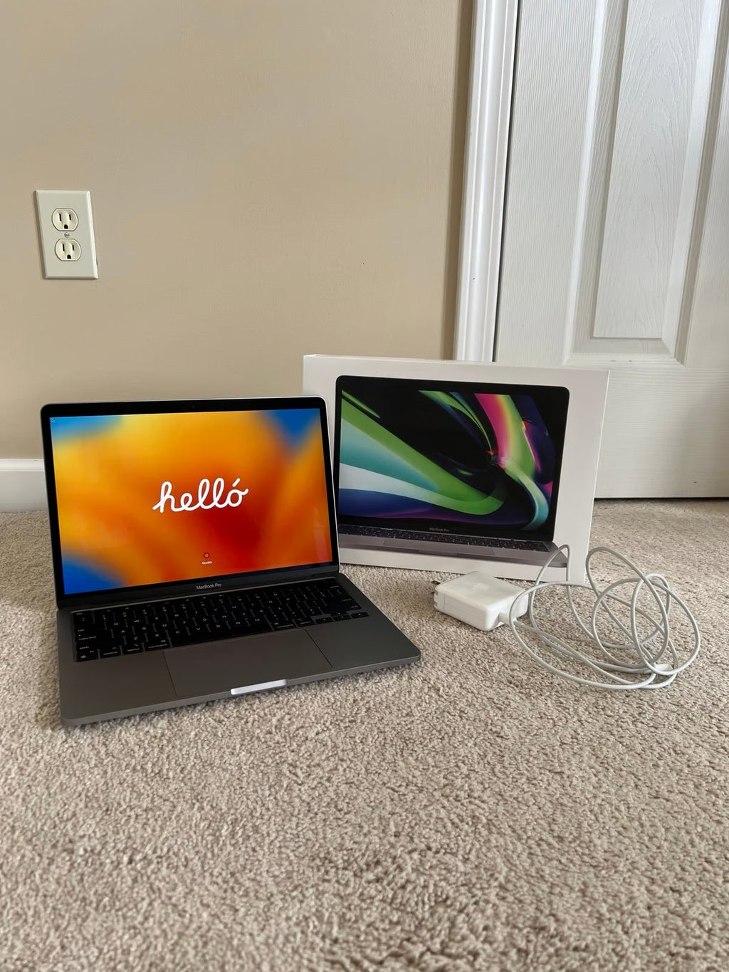 MacBook Pro 13 Inch A2338 8 GB Memory 256 SSD (2020) 8C53