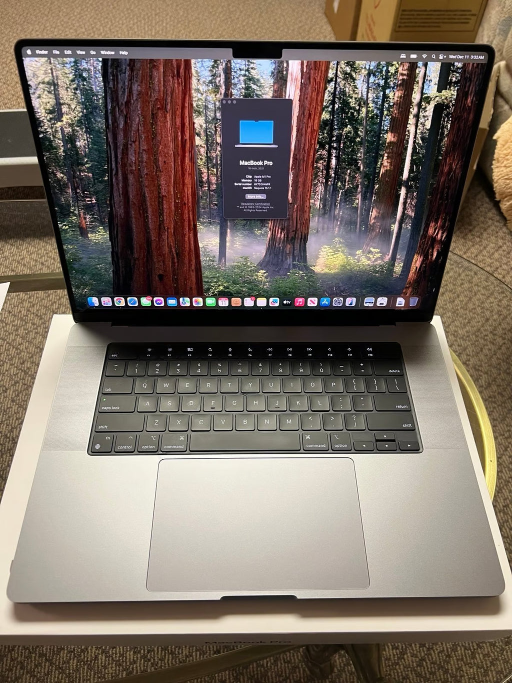 MacBook Pro 2021 16 inch 1C25