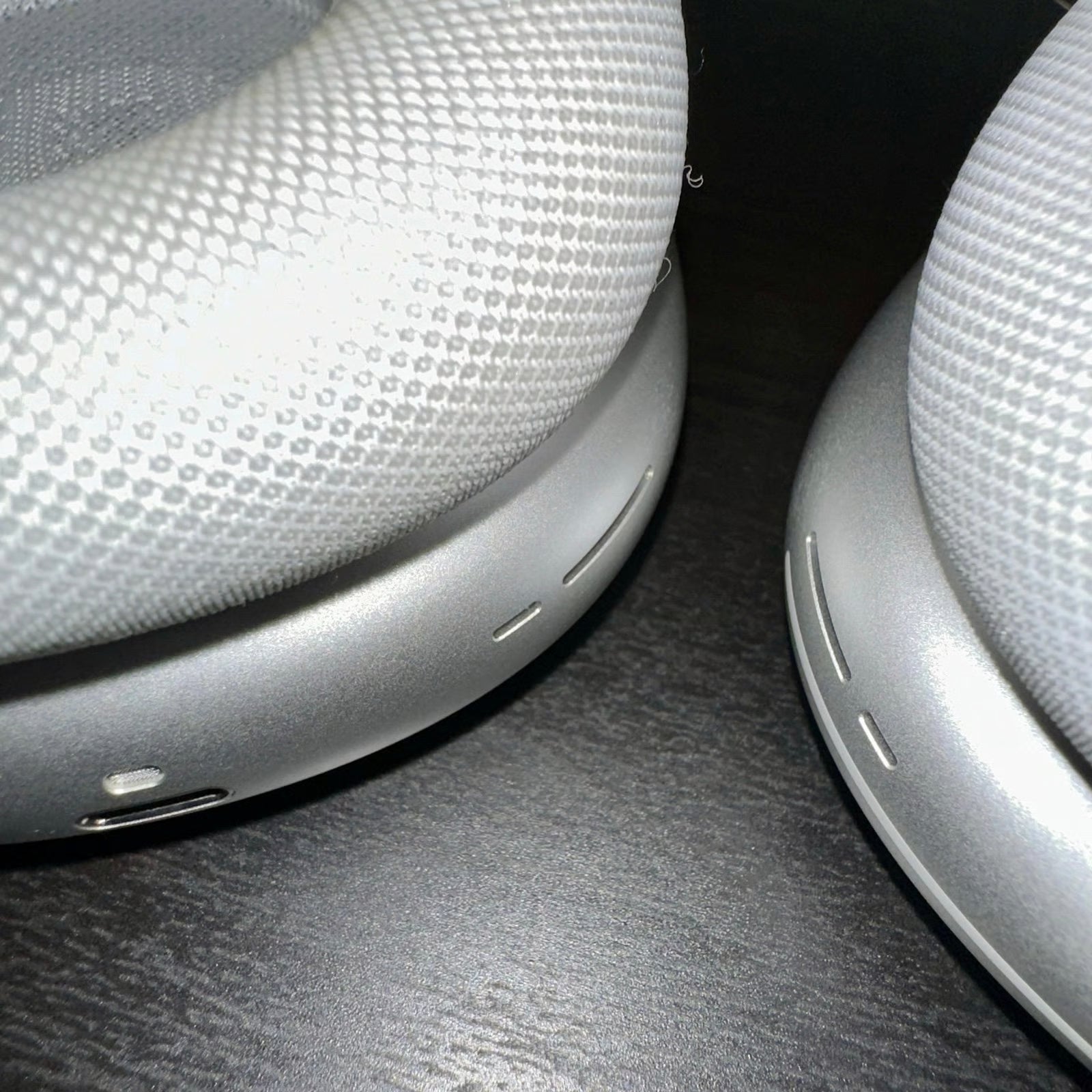 Apple AirPods Max with Smart Case in Silver with Original Packaging 7F29