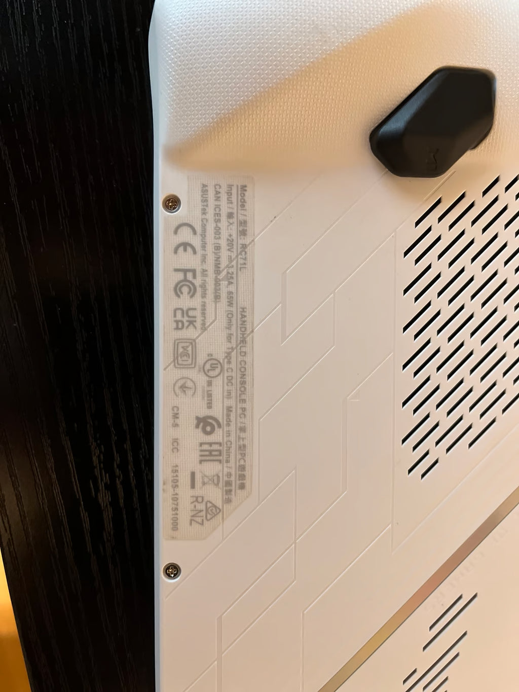 ASUS rog ally z1 extreme 9J95