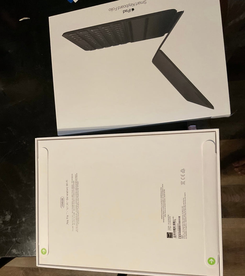ipad pro 11 inch 4th generation 256GB and Smart Keyboard for ipad 6C36