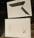 ipad pro 11 inch 4th generation 256GB and Smart Keyboard for ipad 6C36