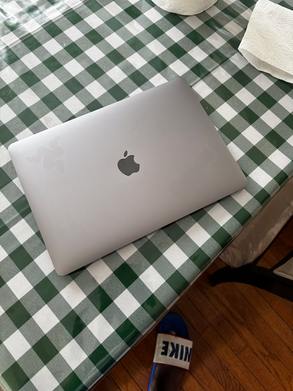 M1 MacBook Pro and 2nd Gen IPad Pro with Apple Folio keyboard & Apple Pencil 2 5D62