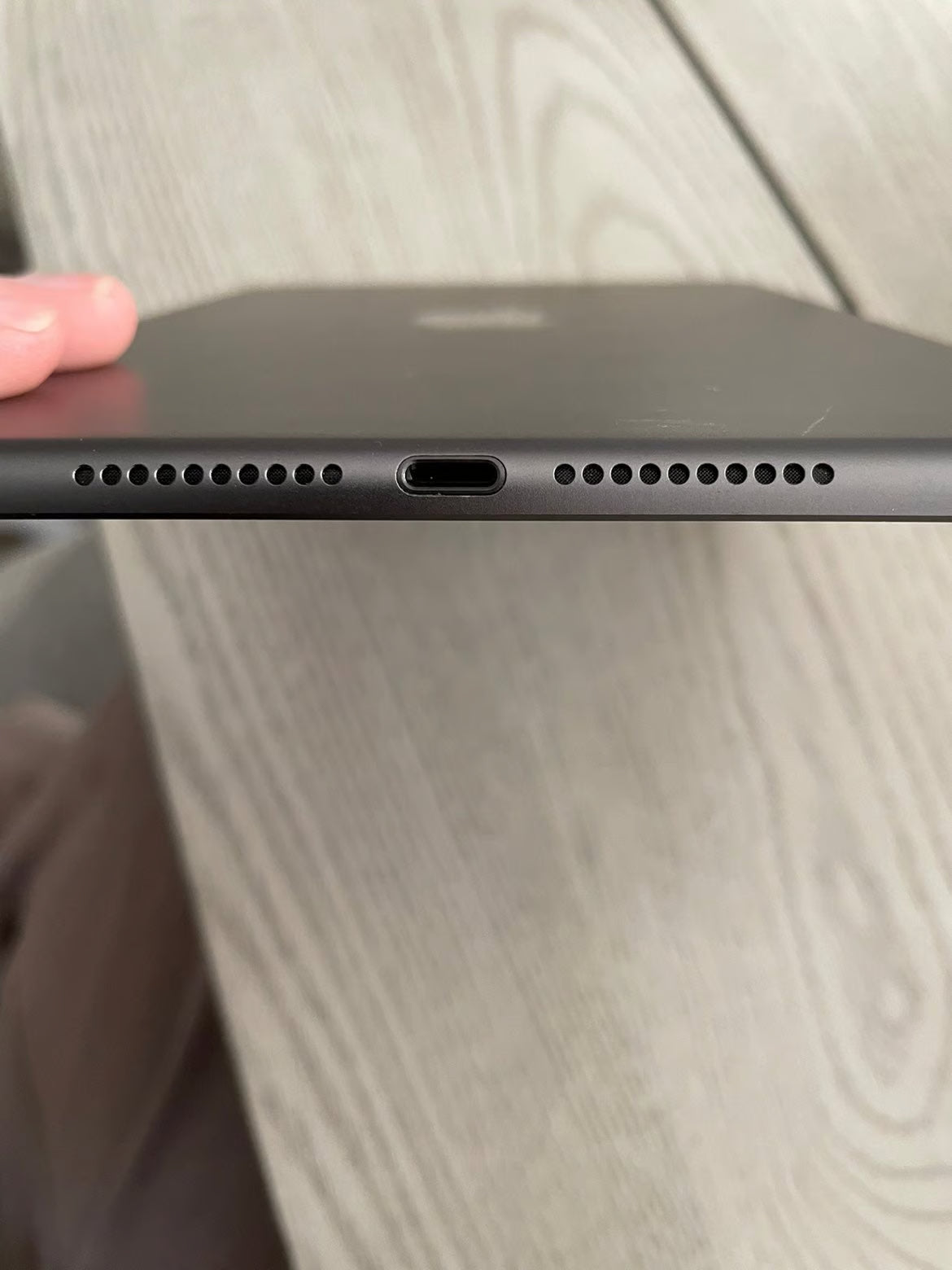 Apple iPad Mini 5th Generation 64 GB in Space Gray 3O15