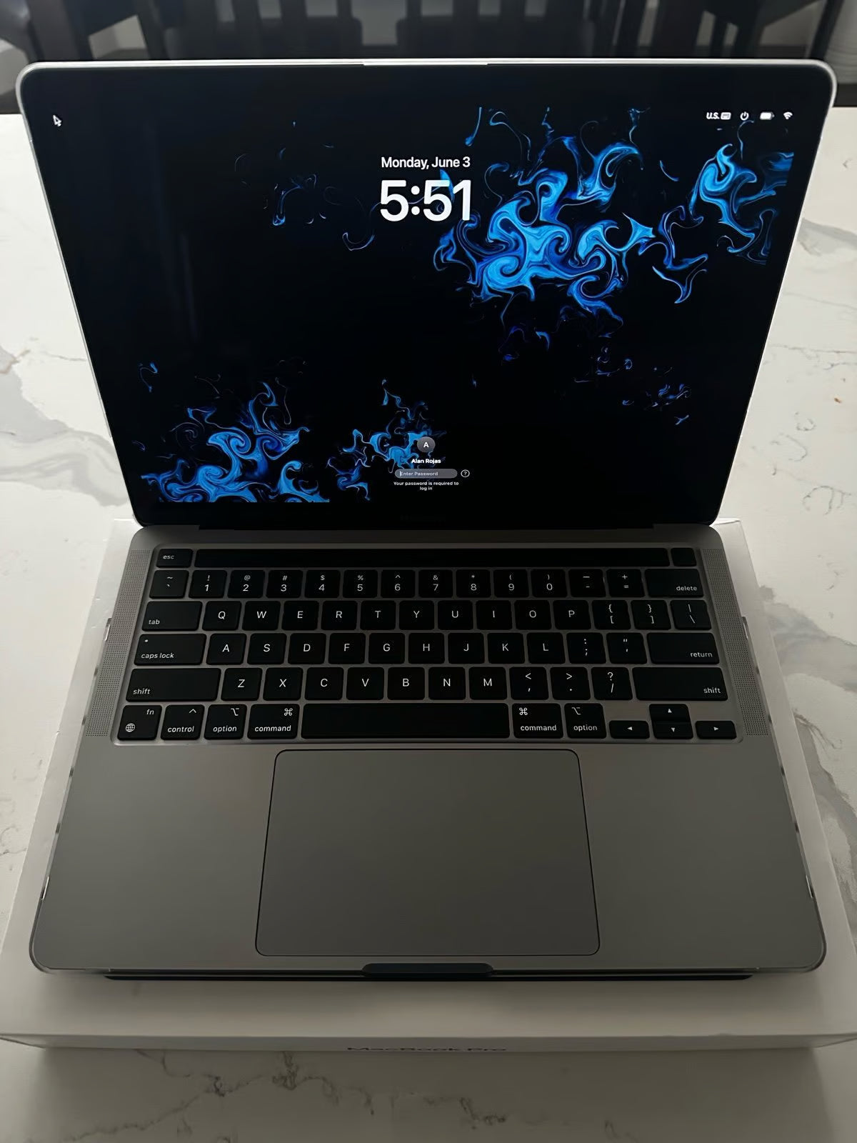 2020 MacBook Pro 13in 8Z77