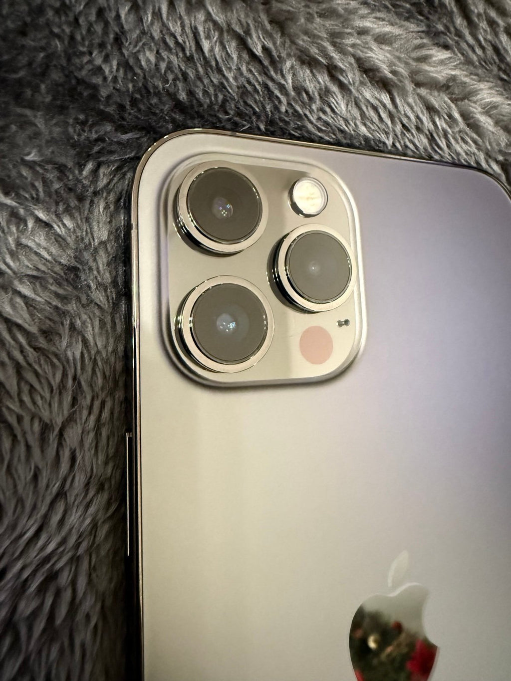 iPhone 12 Pro Max UNLOCKED 6H18