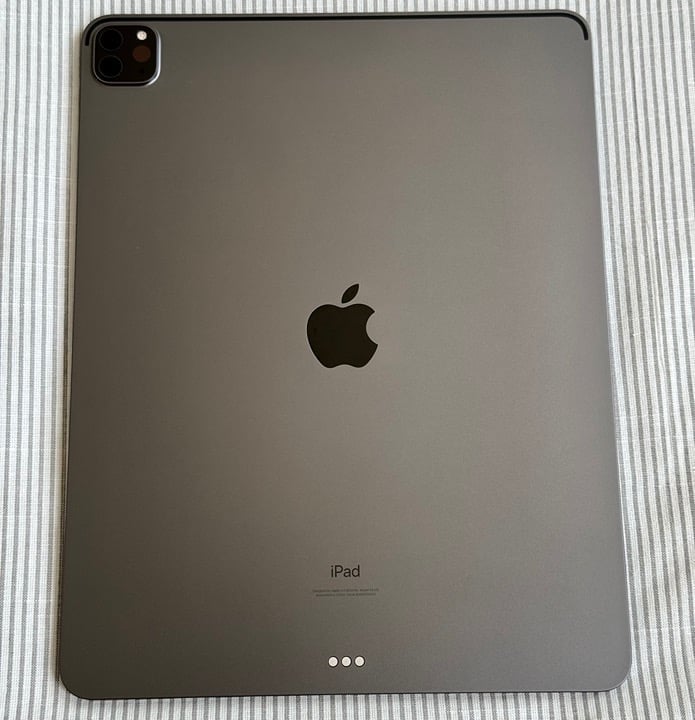 iPad Pro 12.9"" (5th generation - M1 - 1TB Storage) with SmartFolio 8R73