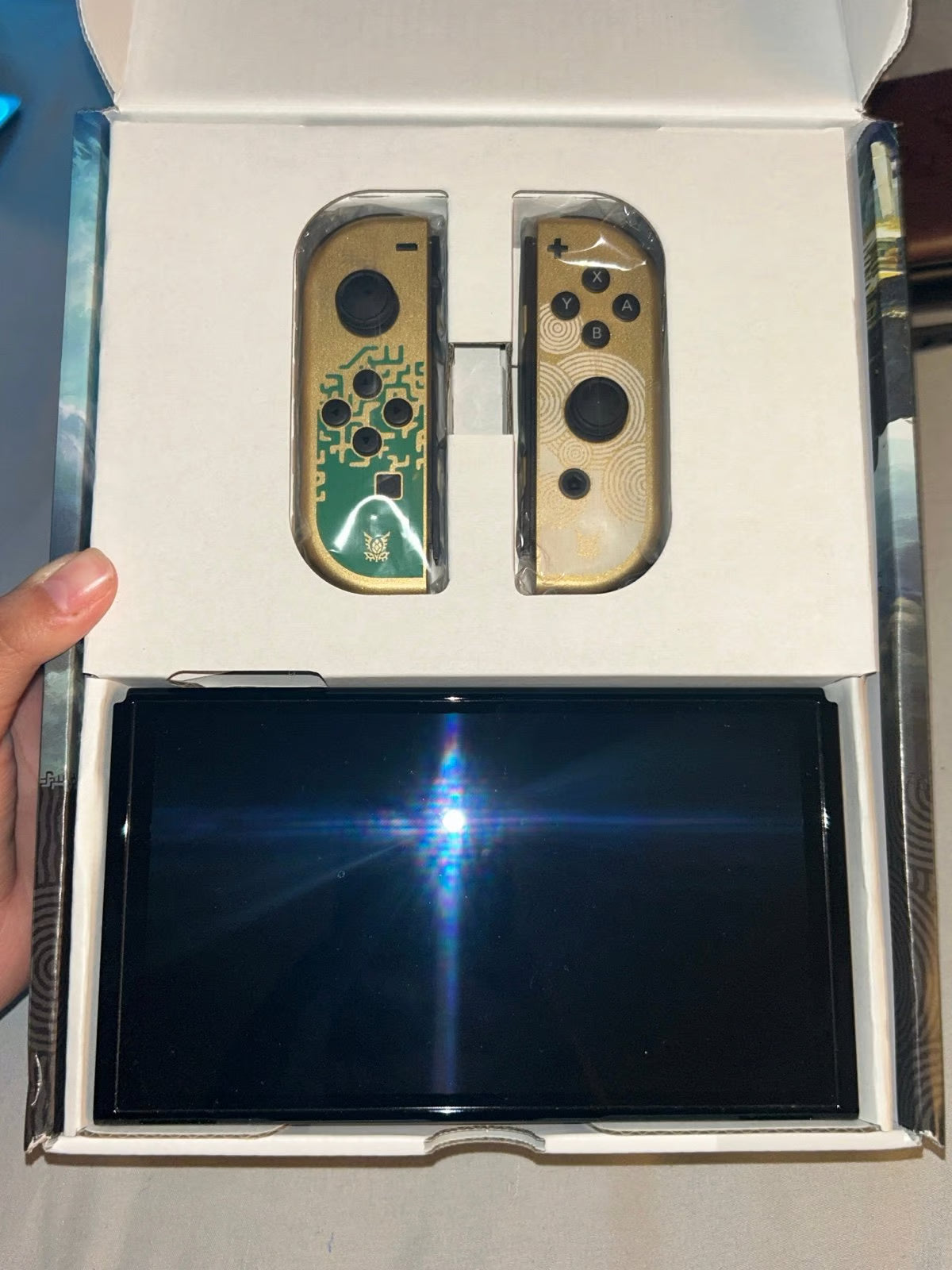 Zelda OLED Nintendo Switch Console Bundle 8X91