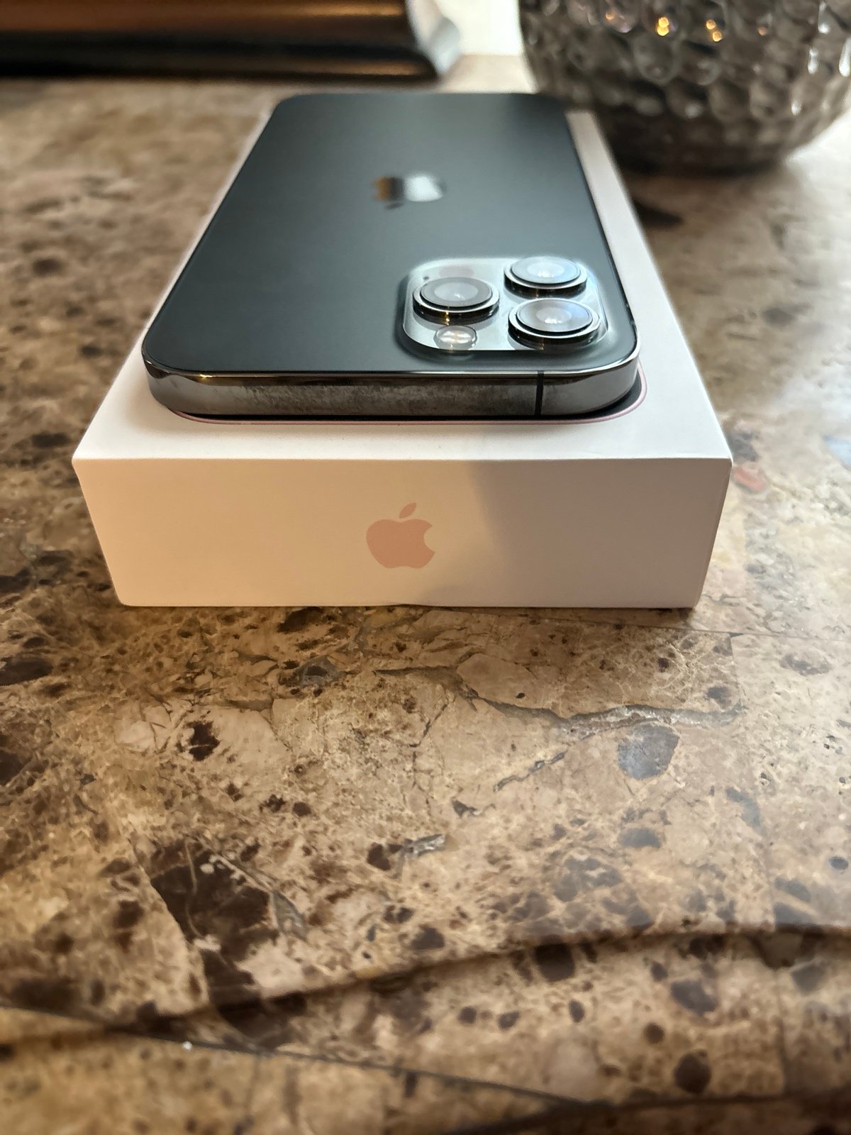 Apple iPhone 12 Pro Max 128 GB in Graphite 6M73
