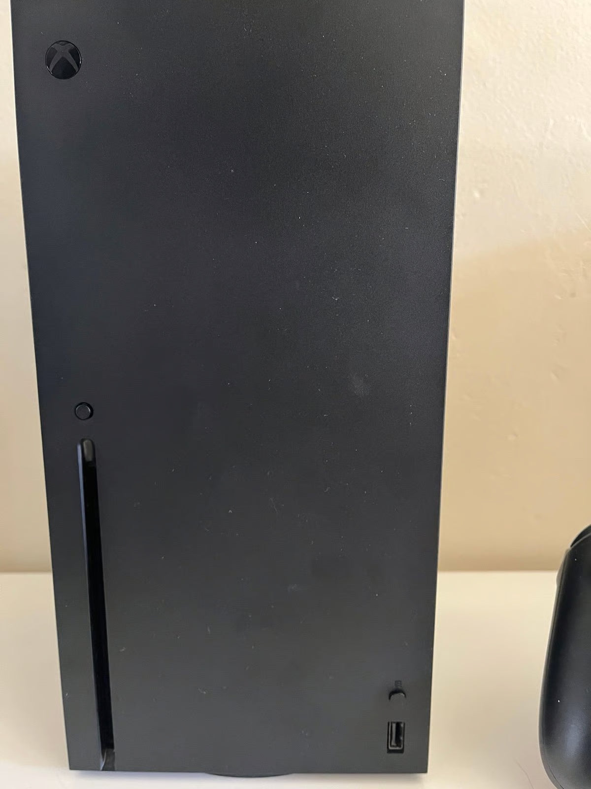 Xbox Series X with controller and rechargeable razer battery 3H83