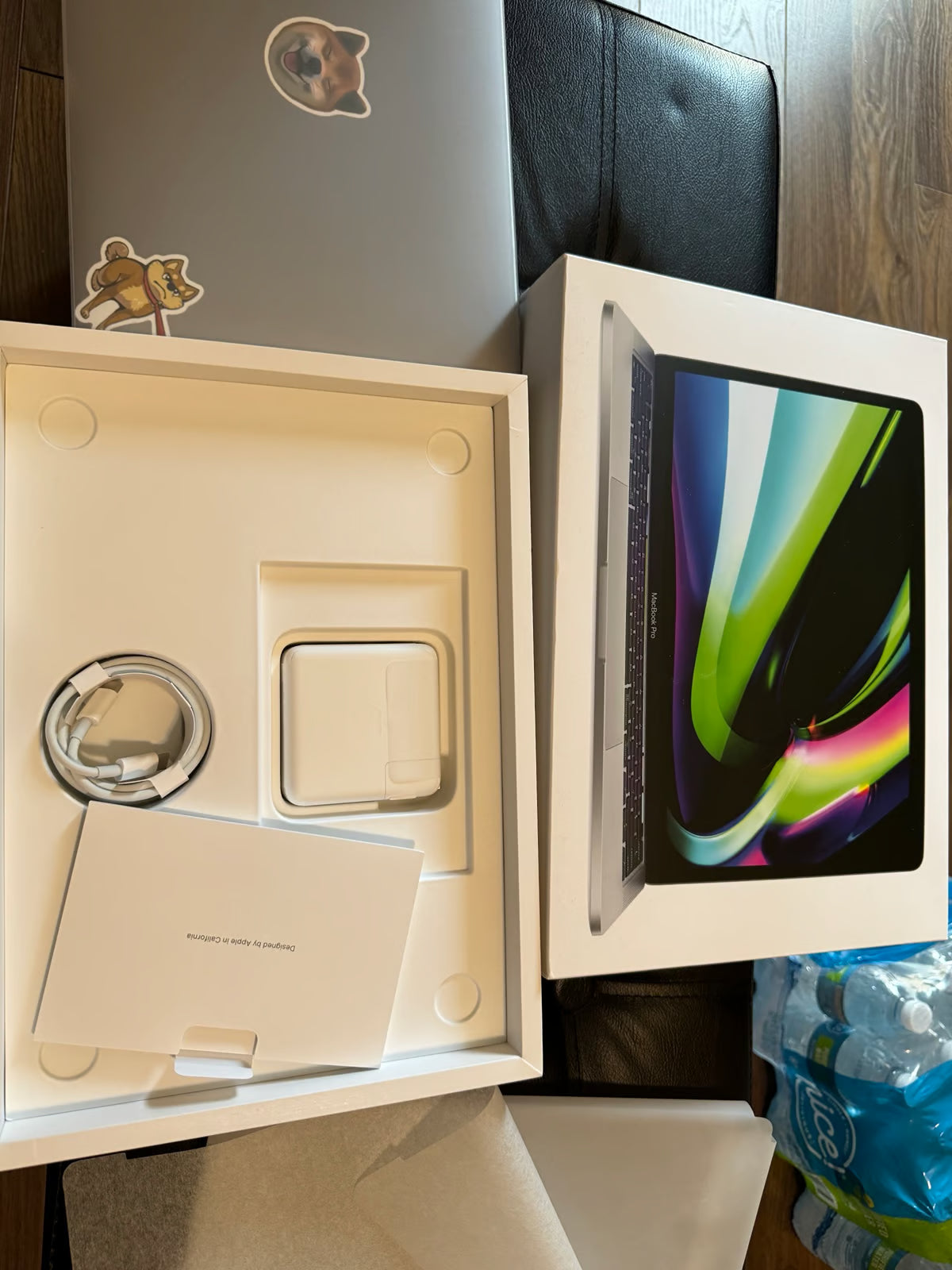 MacBook Pro 13 inch (2022) M2 8gb ram 256ssd 9E27