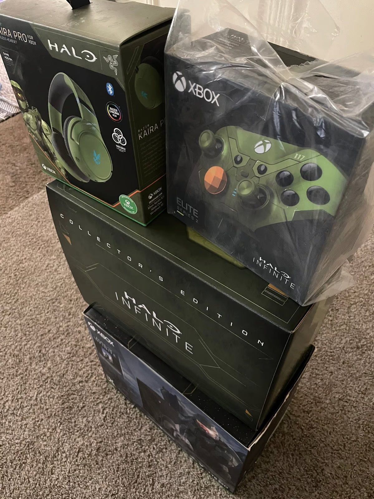 Xbox Series X (Halo Infinite Limited Edition) Bundle 7F26