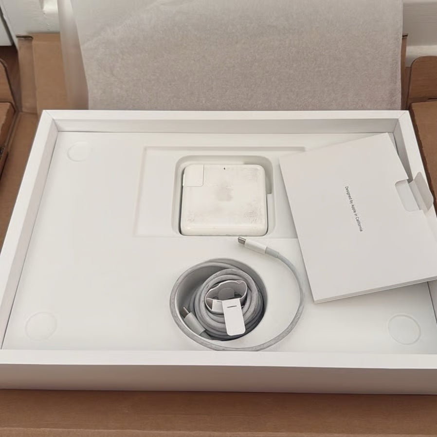 MacBook Pro 13-inch 1H13