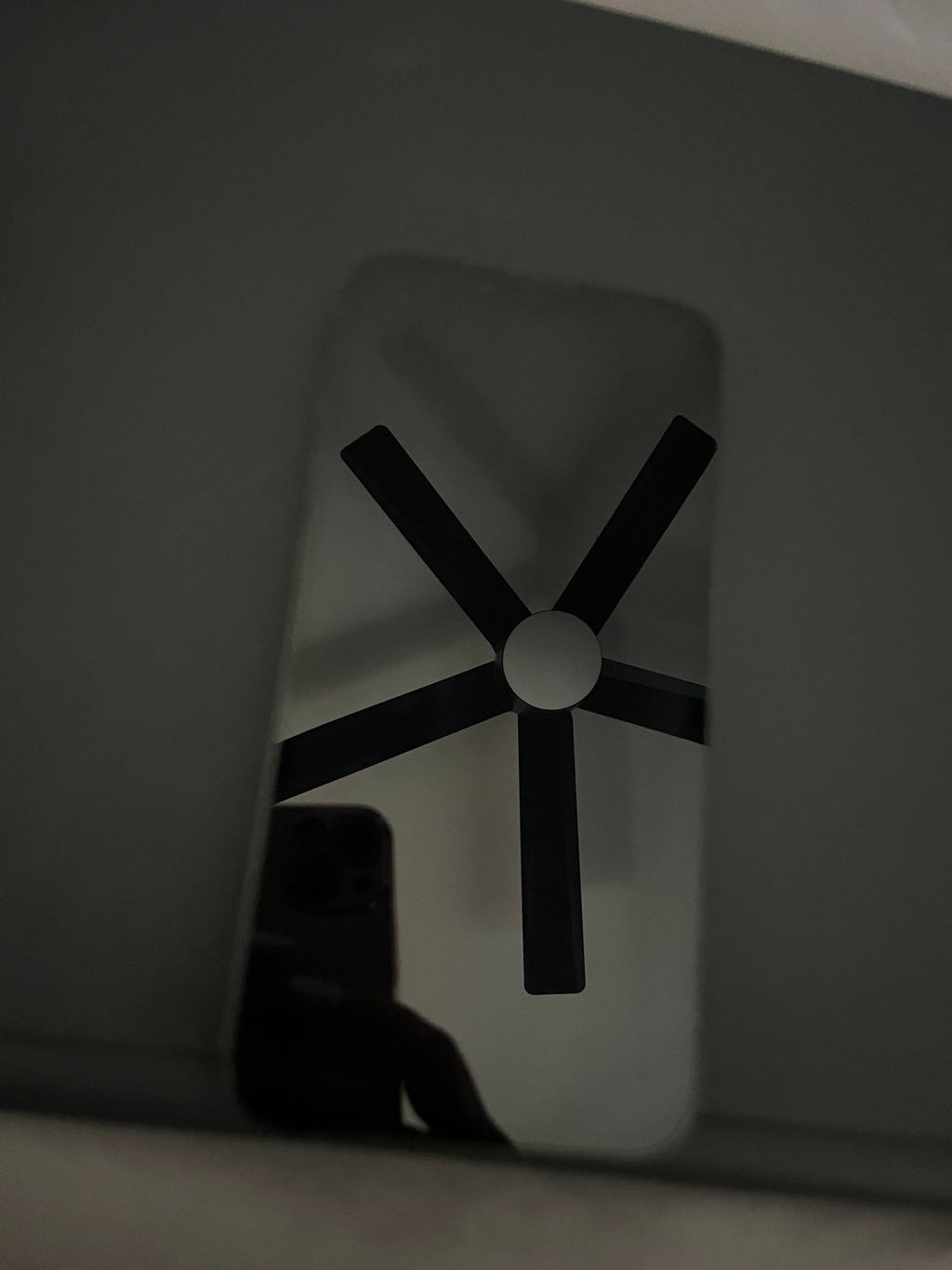 iPhone 13 Green 128gb unlocked GREAT CONDITION! 1Z77