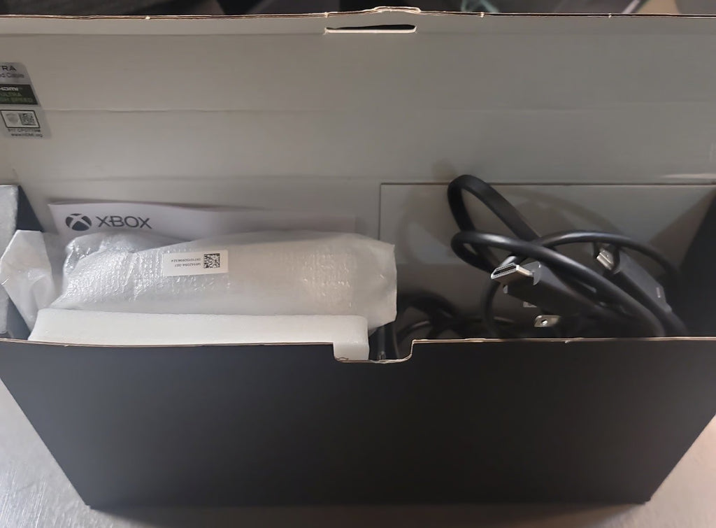 Xbox Series X 1 TB SSD with Controller Battery Charger 3K29