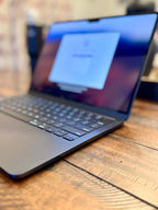 Apple MacBook Air 13.6鈥?Retina Display M2 7A29