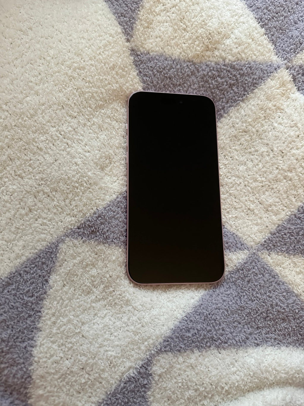 iPhone 15 Plus Pink 6V13