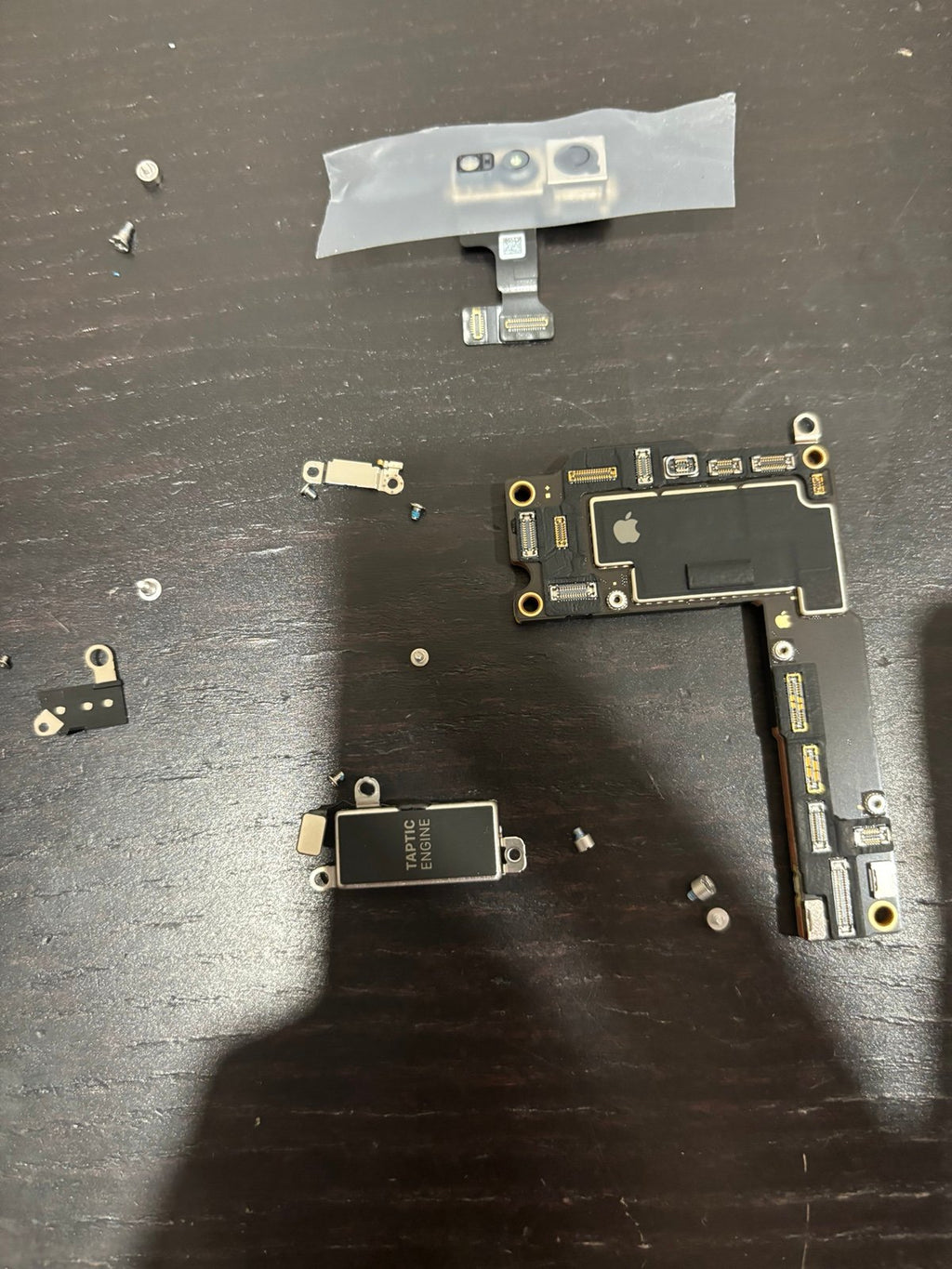 iPhone 16 Parts 2B19