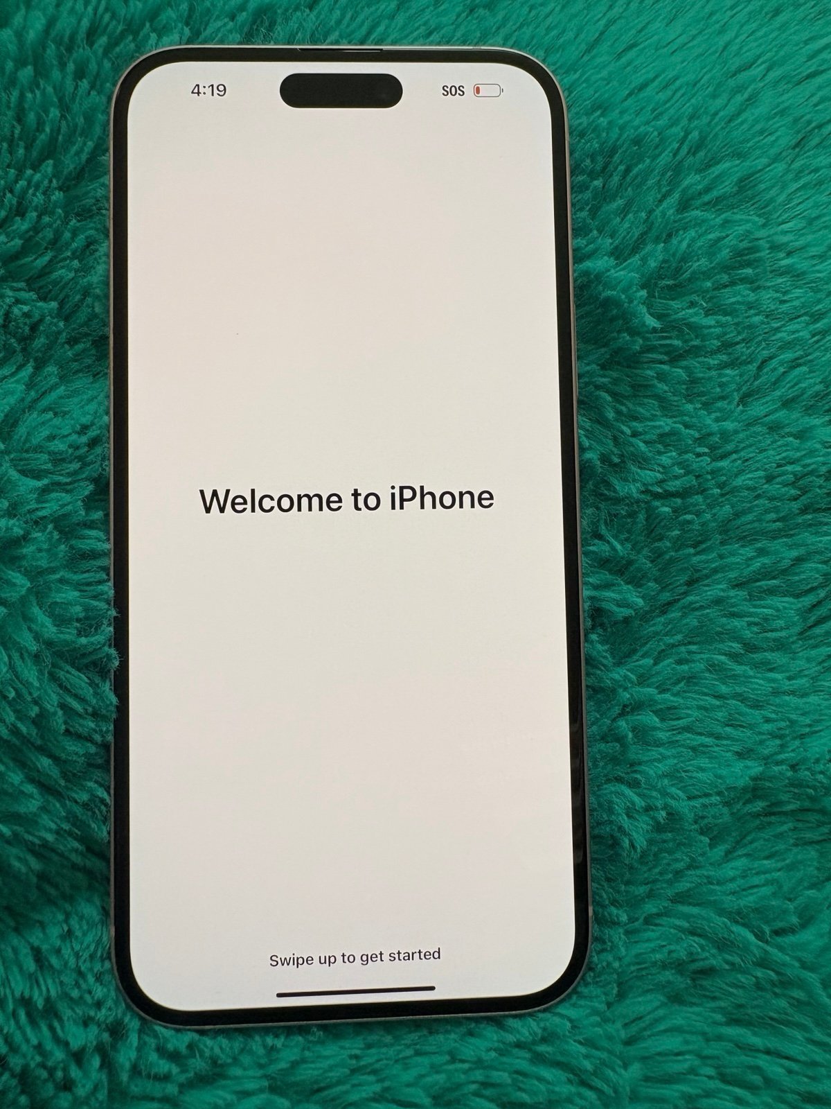 iPhone 15 plus 128gb FACTORY UNLOCKED TO ANY CARRIER 6V81