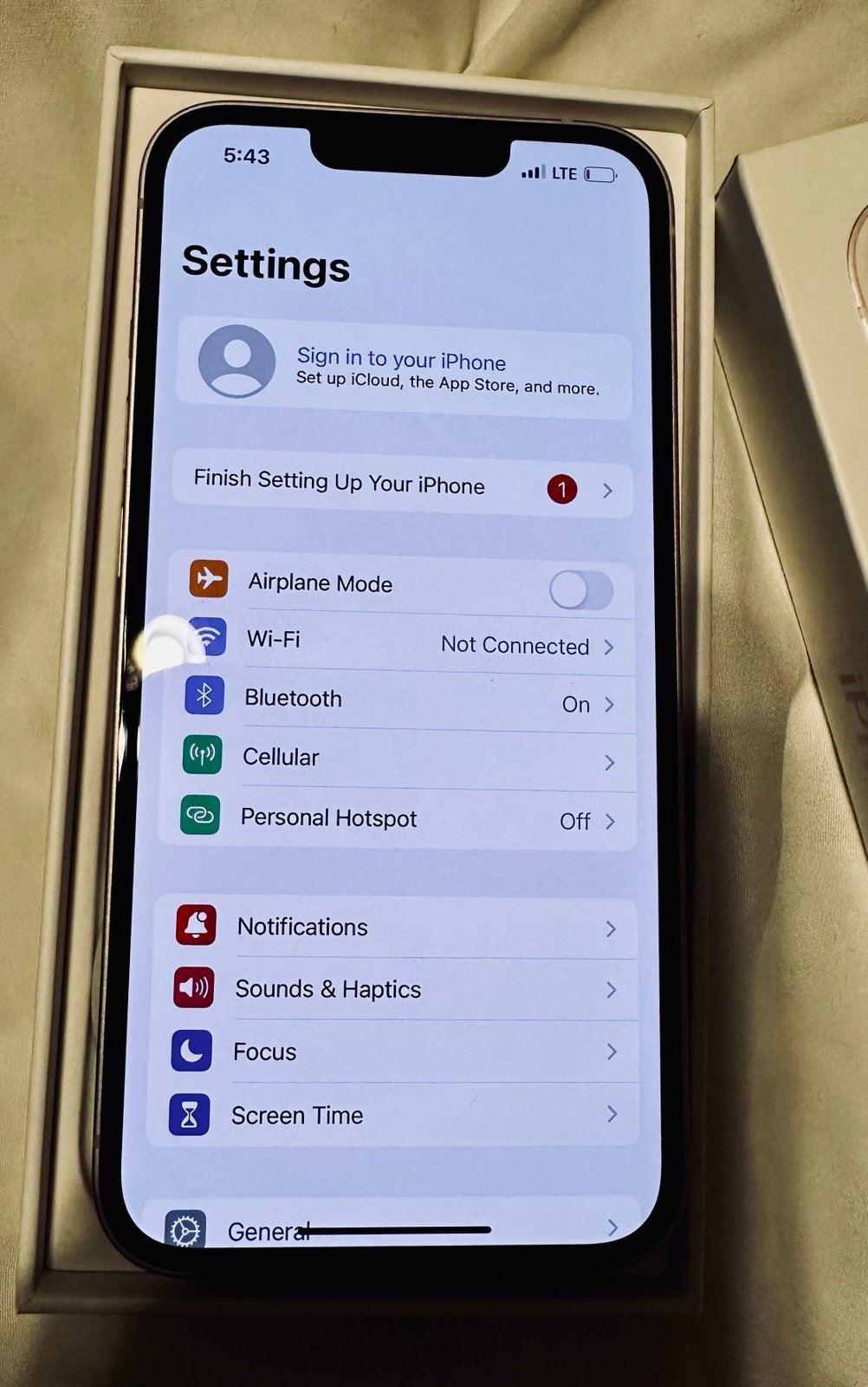 Apple iPhone 13 128 GB in Pink - Unlocked 8F76