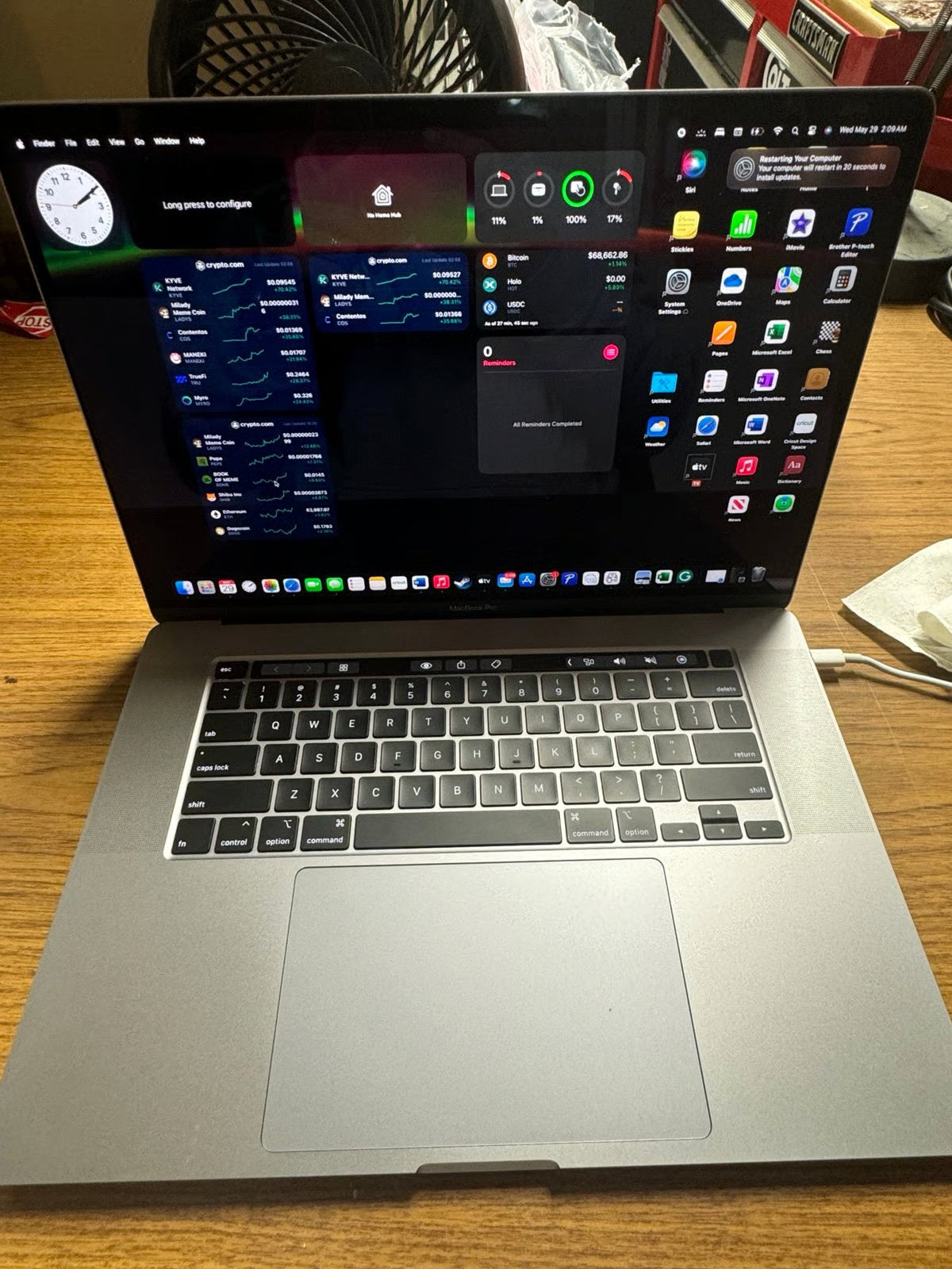 MacBook Pro 16 inch 2019 8-Core Intel i9 AMD Radeon Pro 5500M 1TB Retina display 3P19