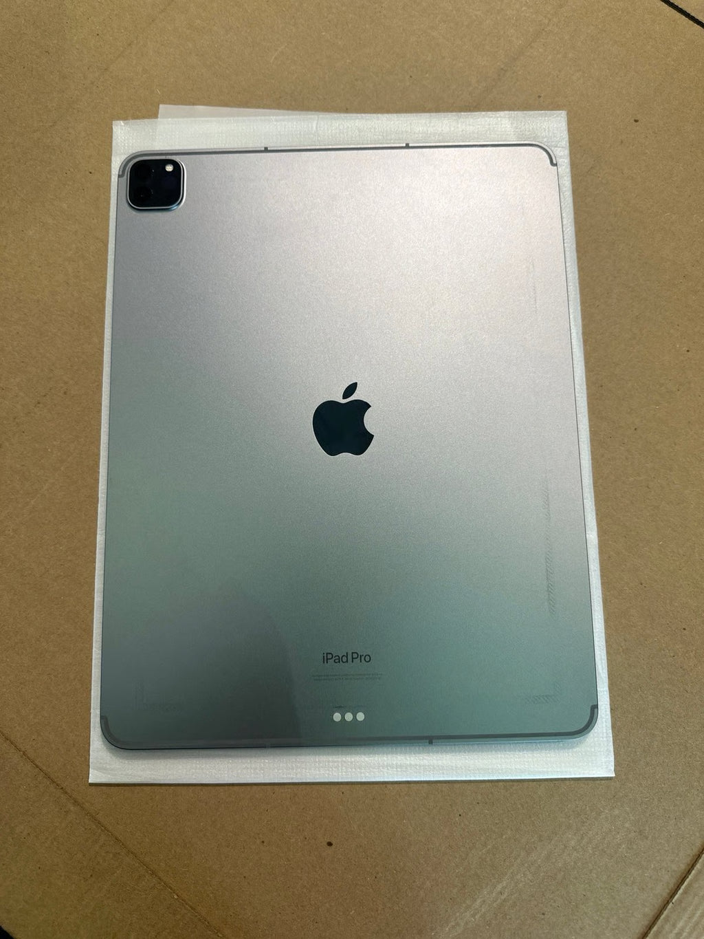 Apple iPad Pro 6th Generation (12.9-inch) 1 TB unlocked 2K35