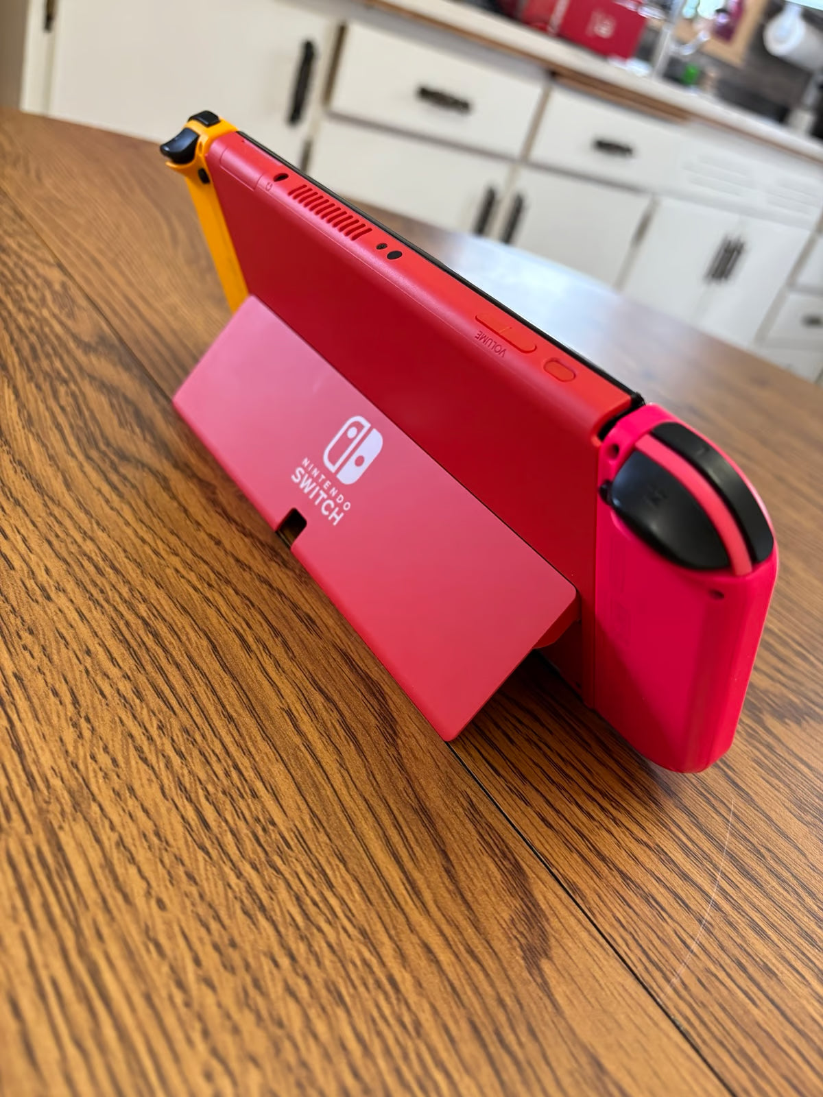 Nintendo Switch 8W23