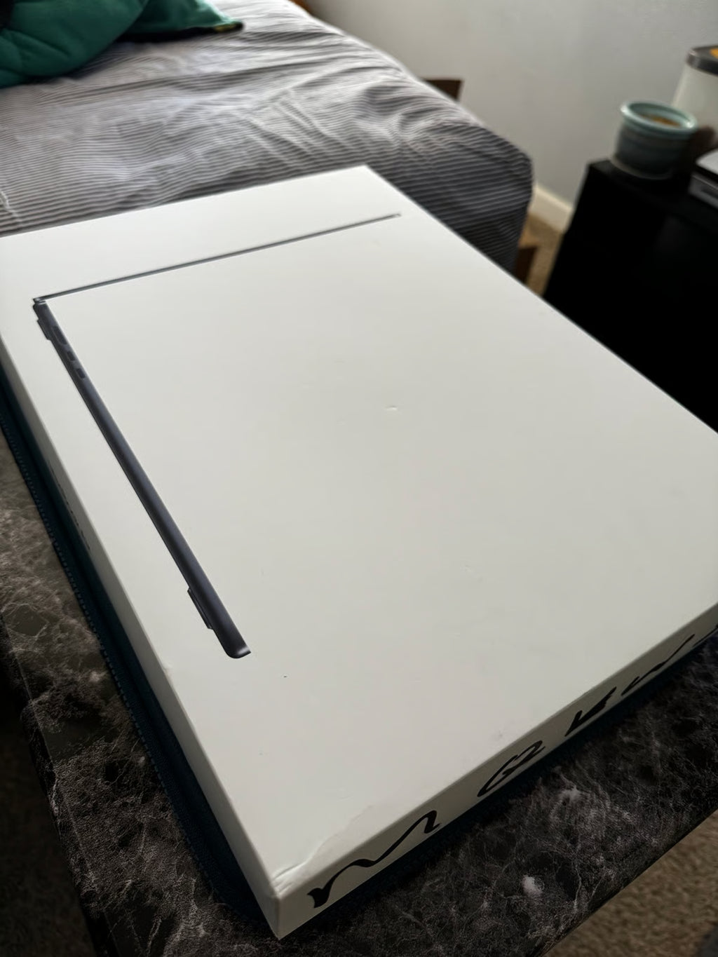 Apple MacBook Air 15in with M2 2X19