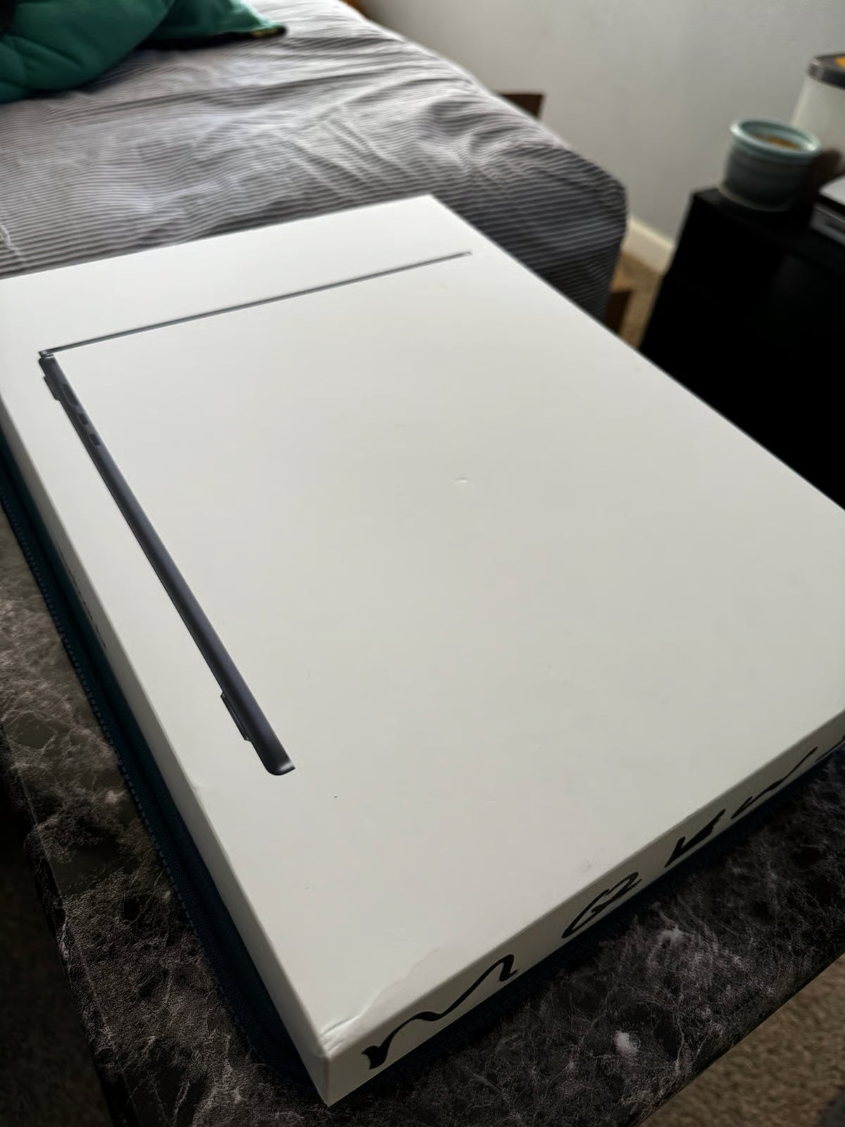 Apple MacBook Air 15in with M2 2X19