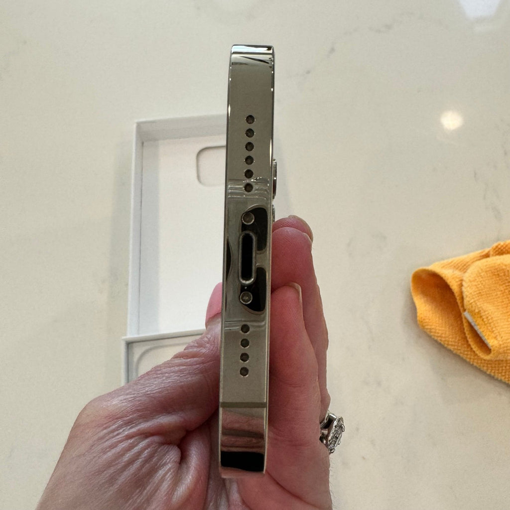 Apple iPhone 14 Pro Max 256 GB in Gold for Unlocked 7P99