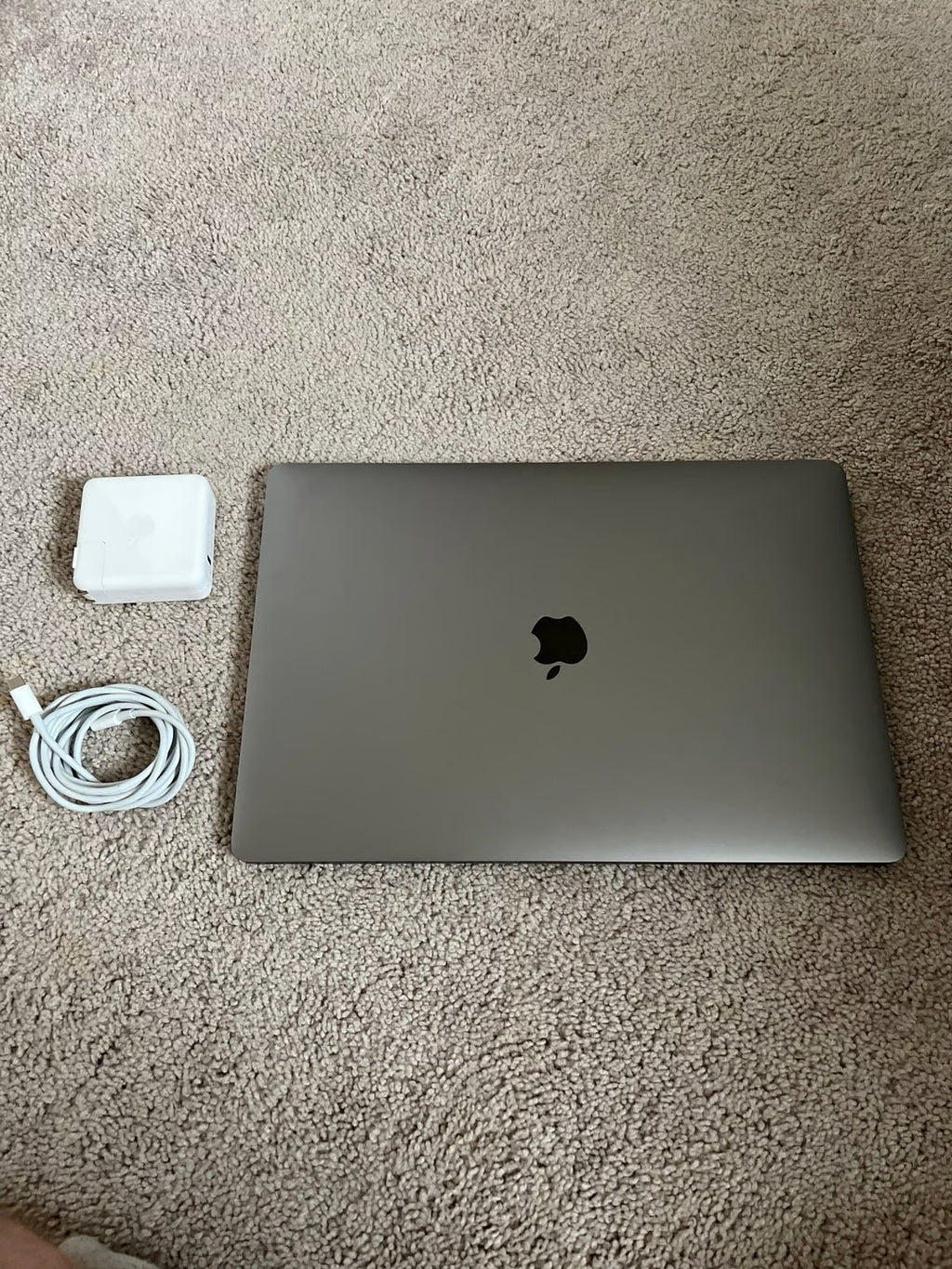 MacBook Pro 15鈥?2016 Touchbar - 256GB SSD | 16GB RAM 9H53