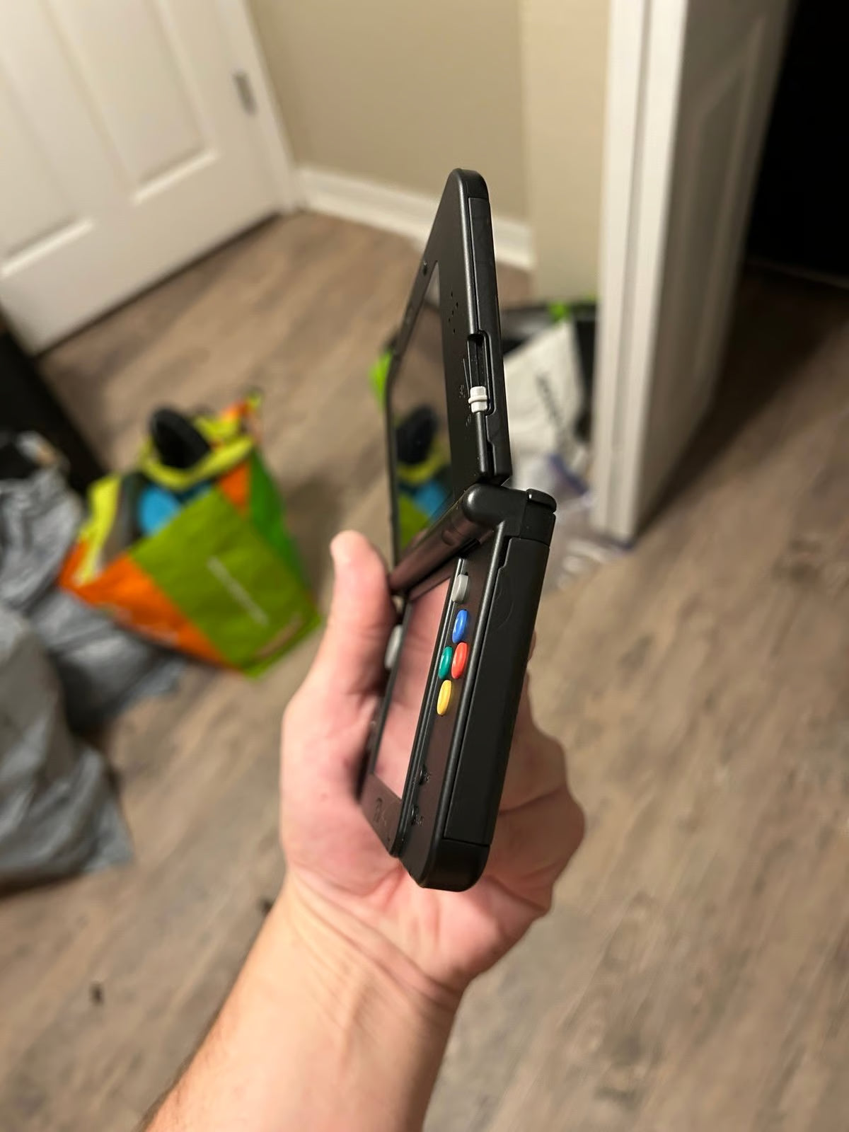 New Nintendo 3DS Super Mario in Black edition