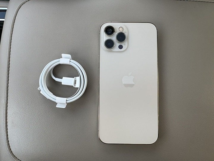 Apple iPhone 12 Pro Max - 256 GB - Gold (Unlocked) 8G91