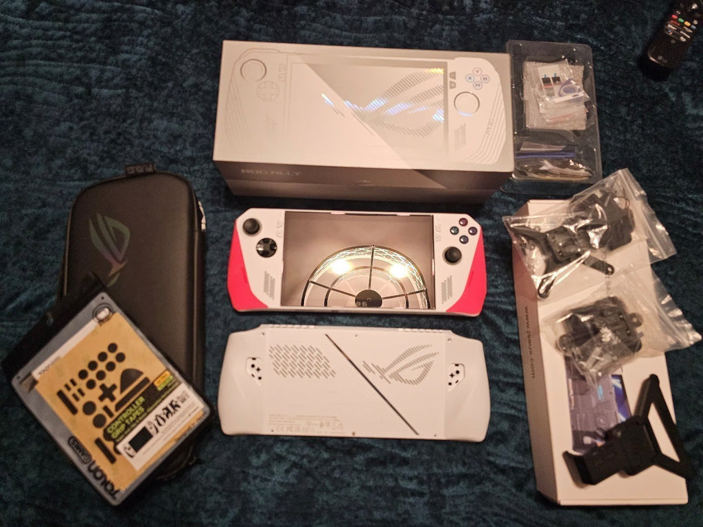 ASUS ROG Ally Z1Extreme CIB 2TB in MINT CONDITION + Extras 5A76