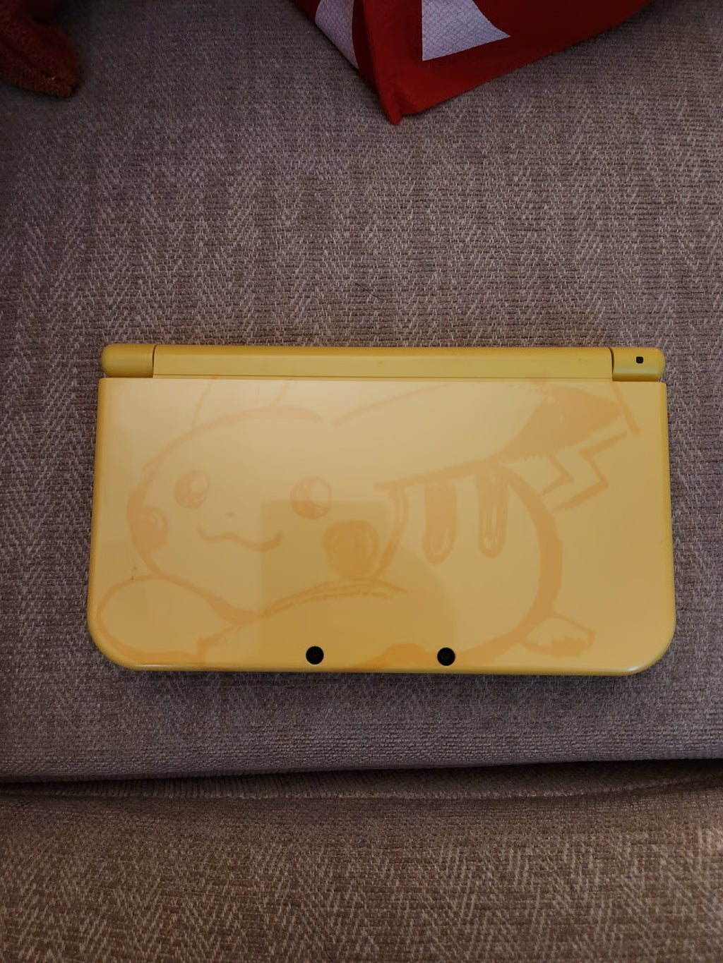 Nintendo 3DS XL Pikachu Great condition!
