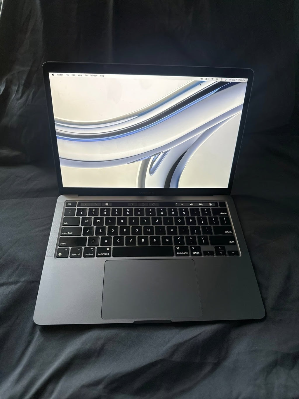 MacBook Pro 2022 M2 chip 6J21