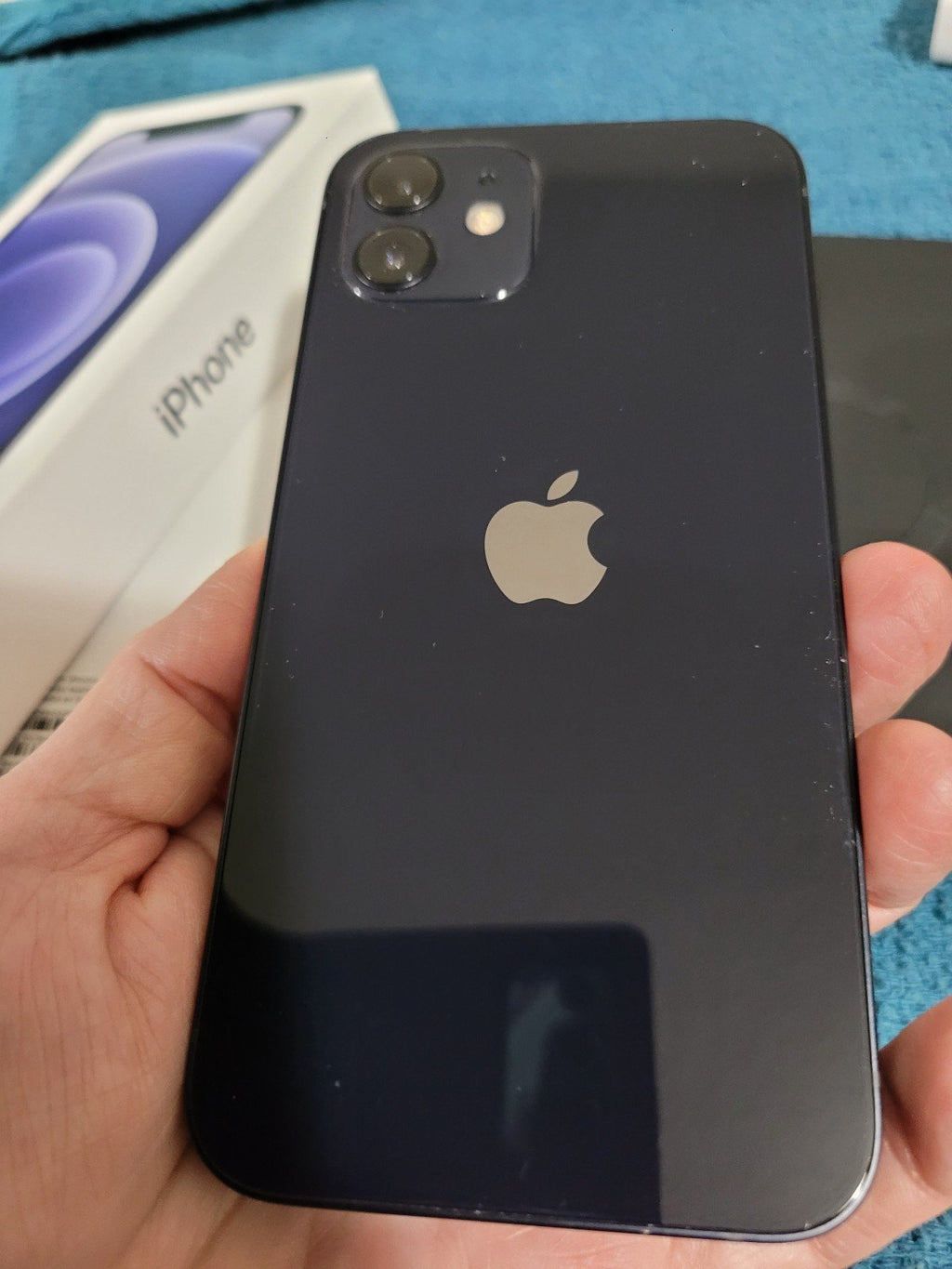 Apple iPhone 12 64 gb unlocked 8C98