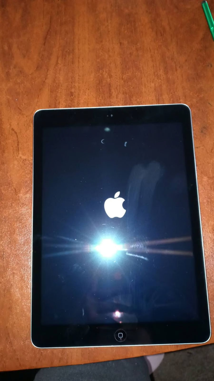 Apple iPad Air 2nd Generation 8K95