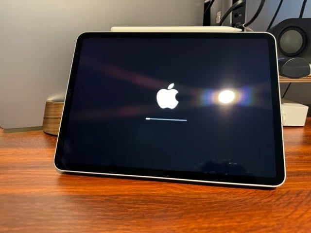 iPad Pro 11-inch 3rd generation Silver LTE 1L22