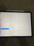 iPad Pro 4th generation (12.9�? (128gb) 5J36