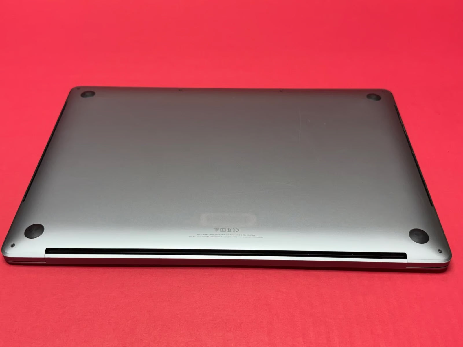 Apple MacBook Pro 15鈥?Retina Touch Bar 2.6GHz i7 6 Core 2019 16GB RAM 512GB SSD 3Y55
