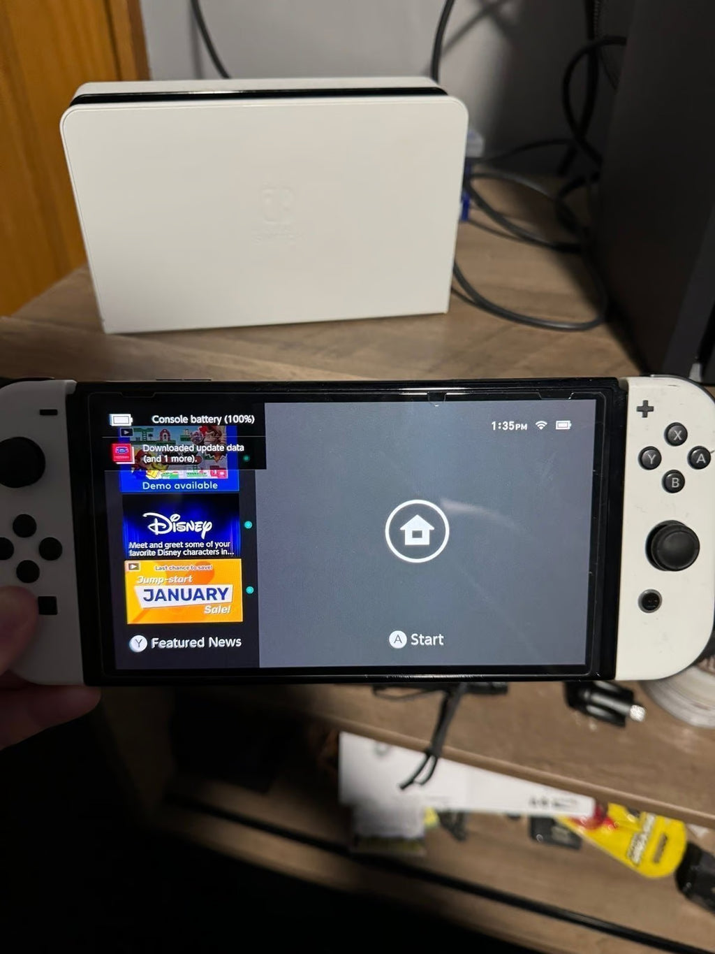 Nintendo Switch oled bundle 7R85