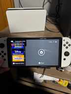 Nintendo Switch oled bundle 7R85