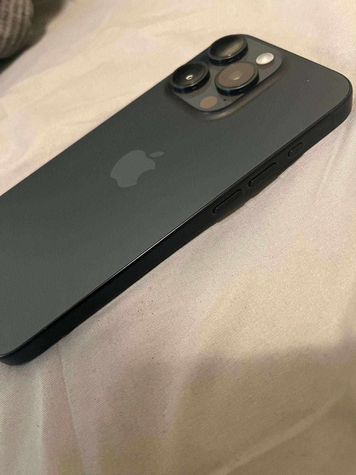 iPhone 15 Pro 128GB Unlocked 6Z39